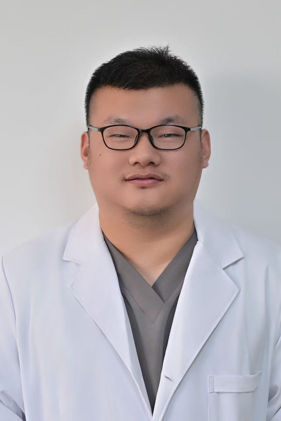 爱宝贝动物医院中医康复医生
